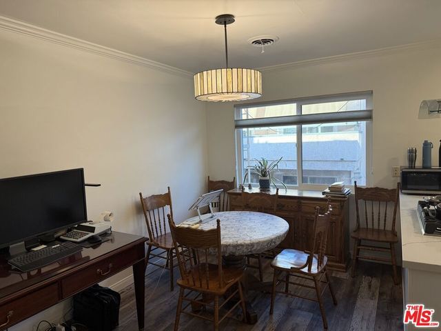 15457 Moorpark Street 6, Sherman Oaks, CA 91403