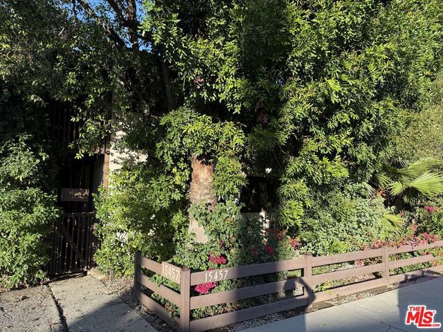 15457 Moorpark Street 6, Sherman Oaks, CA 91403