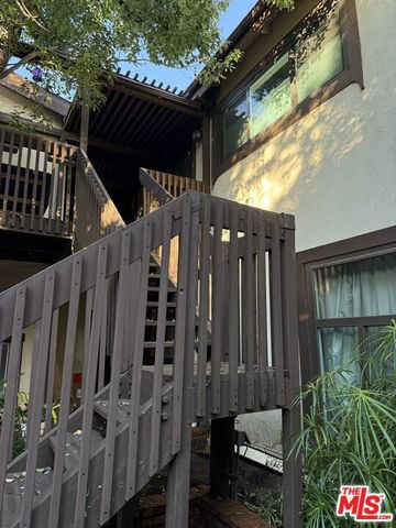 15457 Moorpark Street 6, Sherman Oaks, CA 91403