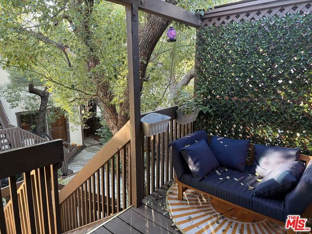 15457 Moorpark Street 6, Sherman Oaks, CA 91403