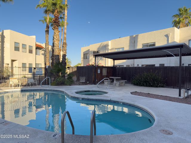 2166 N 1st Avenue, Tucson, AZ 85719