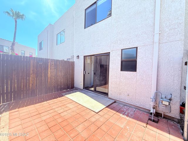 2166 N 1st Avenue, Tucson, AZ 85719