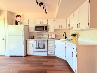 2166 N 1st Avenue, Tucson, AZ 85719