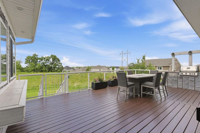 9684 7th Street N, Lake Elmo, MN 55042