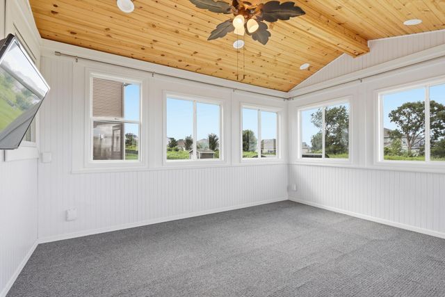 9684 7th Street N, Lake Elmo, MN 55042