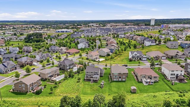 9684 7th Street N, Lake Elmo, MN 55042