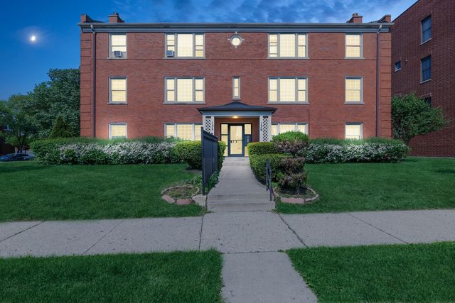 136 Ridge Avenue 2, Evanston, IL 60202