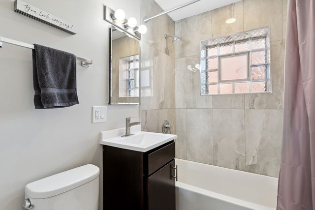 136 Ridge Avenue 2, Evanston, IL 60202