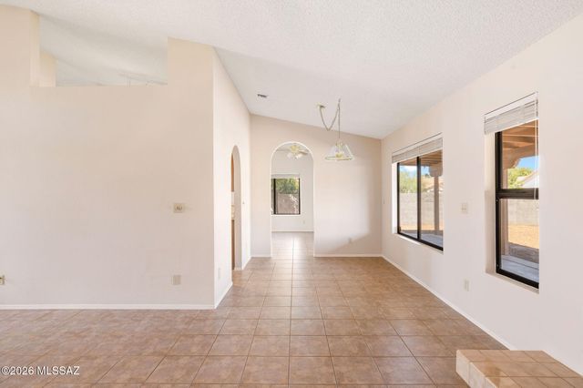 1280 W Golden Gem Drive, Tucson, AZ 85737