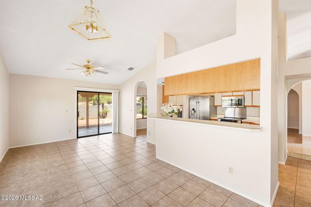 1280 W Golden Gem Drive, Tucson, AZ 85737