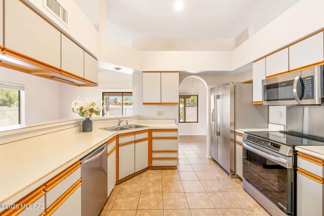 1280 W Golden Gem Drive, Tucson, AZ 85737