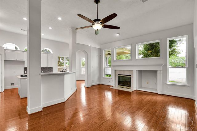 19307 Sun River Lane, Tomball, TX 77377