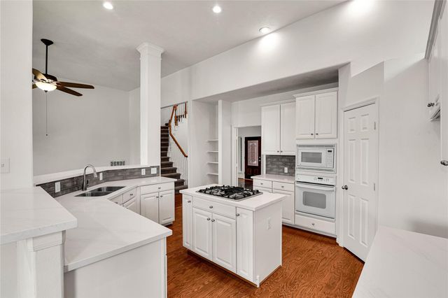 19307 Sun River Lane, Tomball, TX 77377
