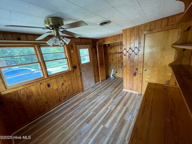 3205 Bridges Street, Morehead City, NC 28557