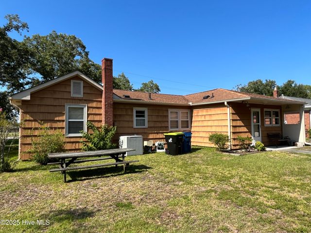 3205 Bridges Street, Morehead City, NC 28557