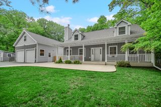 11576 W Half Day Road, Deerfield, IL 60015