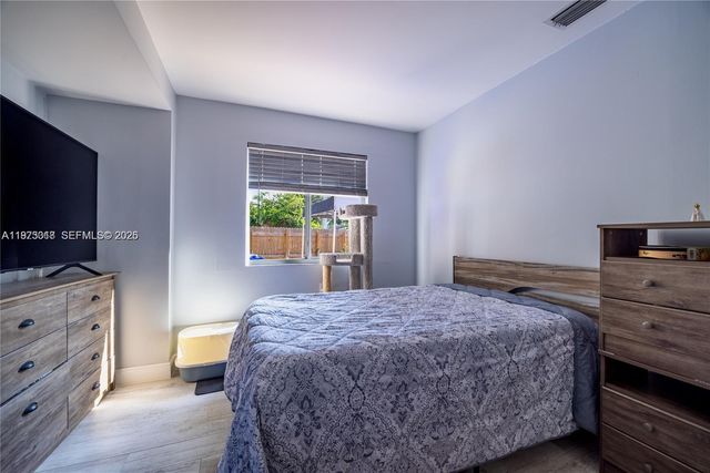 2950 NE 11th Ave, Pompano Beach, FL 33064