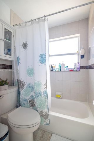 2950 NE 11th Ave, Pompano Beach, FL 33064