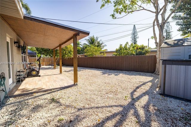 2950 NE 11th Ave, Pompano Beach, FL 33064