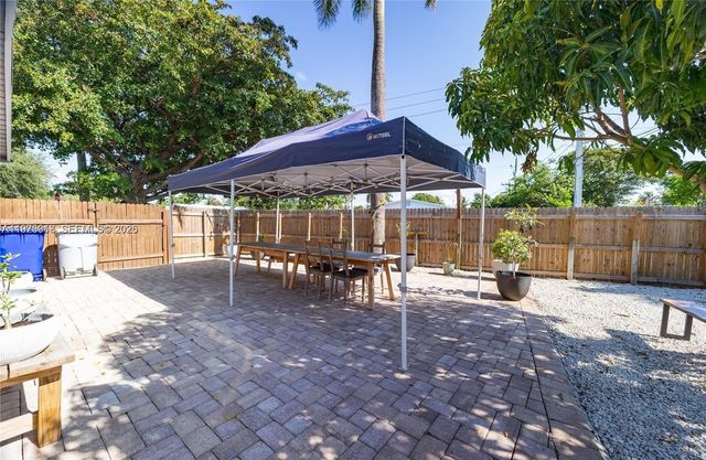 2950 NE 11th Ave, Pompano Beach, FL 33064