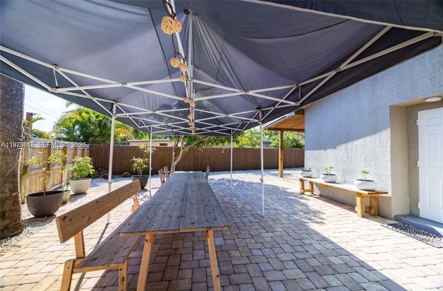 2950 NE 11th Ave, Pompano Beach, FL 33064