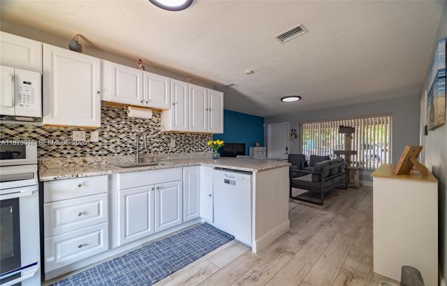 2950 NE 11th Ave, Pompano Beach, FL 33064