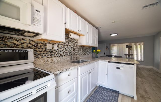 2950 NE 11th Ave, Pompano Beach, FL 33064