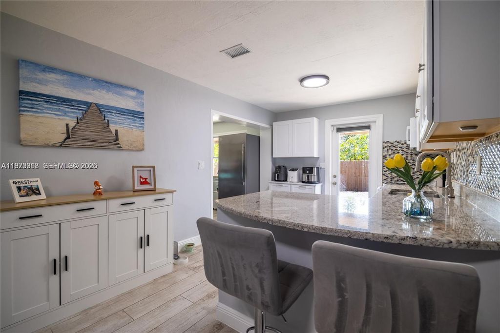 2950 NE 11th Ave, Pompano Beach, FL 33064