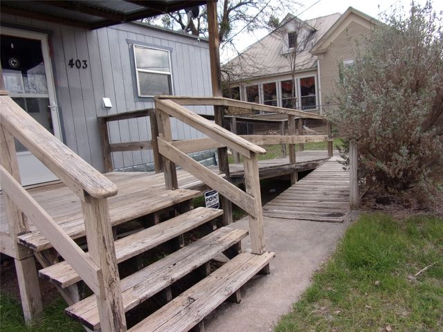 403 S Live Oak Street, San Saba, TX 76877