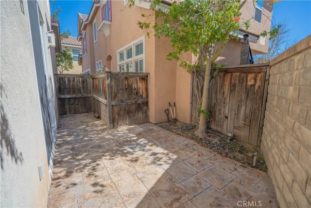 24743 Montevista, Valencia, CA 91354