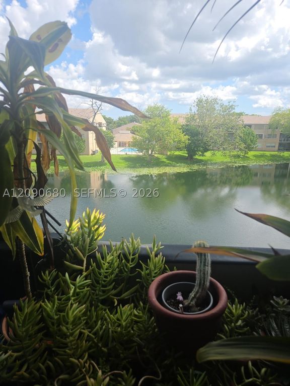 8475 SW 156th Ct 332, Miami, FL 33193