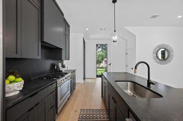 2008 Gathright CV A, Austin, TX 78704