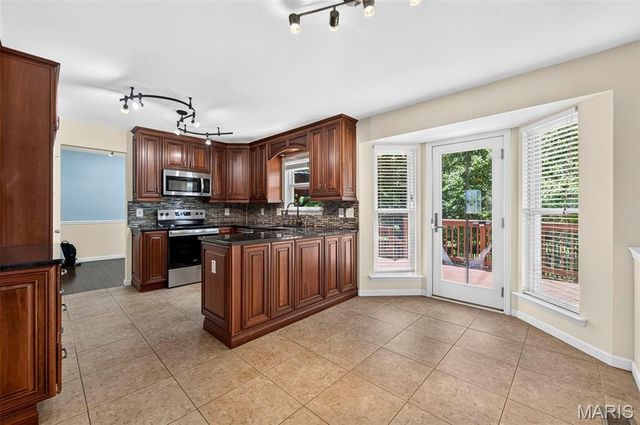 245 Reinke Road, Ballwin, MO 63021