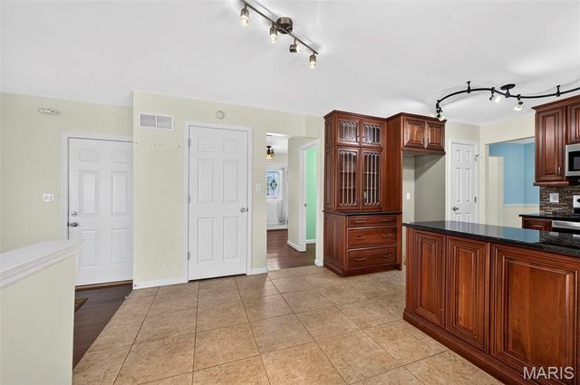 245 Reinke Road, Ballwin, MO 63021