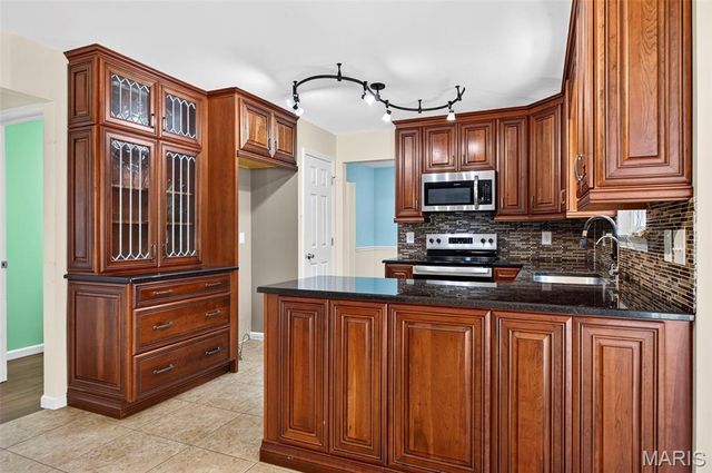245 Reinke Road, Ballwin, MO 63021