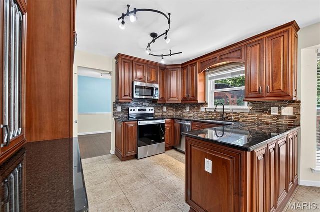 245 Reinke Road, Ballwin, MO 63021