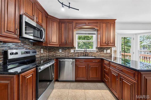 245 Reinke Road, Ballwin, MO 63021