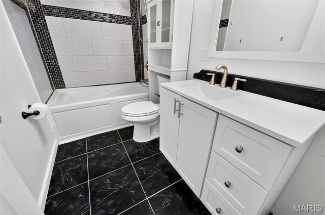 245 Reinke Road, Ballwin, MO 63021