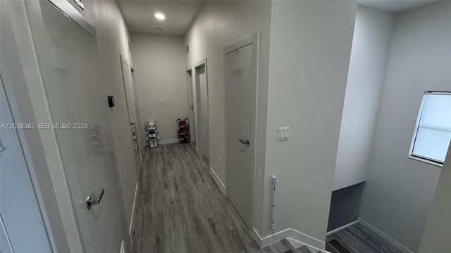 19329 NE 8th Ct, Miami, FL 33179