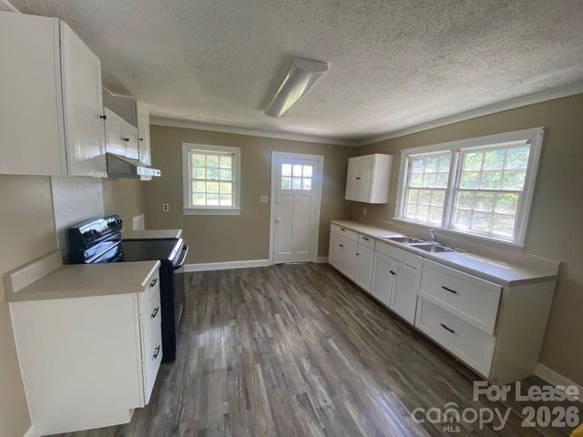 1323 7th Street, Statesville, NC 28677
