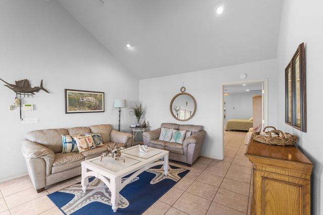 316 Marshall Johnson Avenue S, Port Lavaca, TX 77979