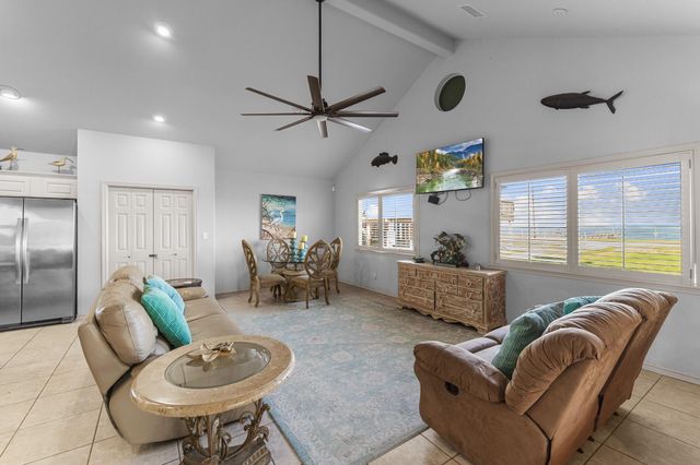 316 Marshall Johnson Avenue S, Port Lavaca, TX 77979