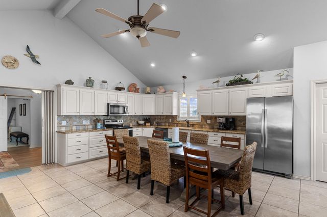 316 Marshall Johnson Avenue S, Port Lavaca, TX 77979