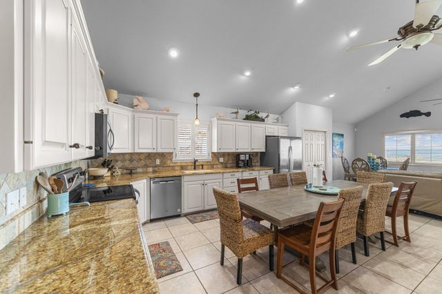 316 Marshall Johnson Avenue S, Port Lavaca, TX 77979