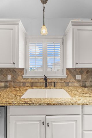 316 Marshall Johnson Avenue S, Port Lavaca, TX 77979