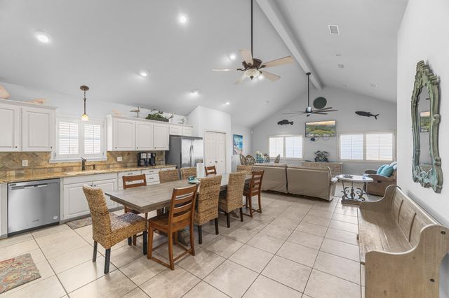 316 Marshall Johnson Avenue S, Port Lavaca, TX 77979