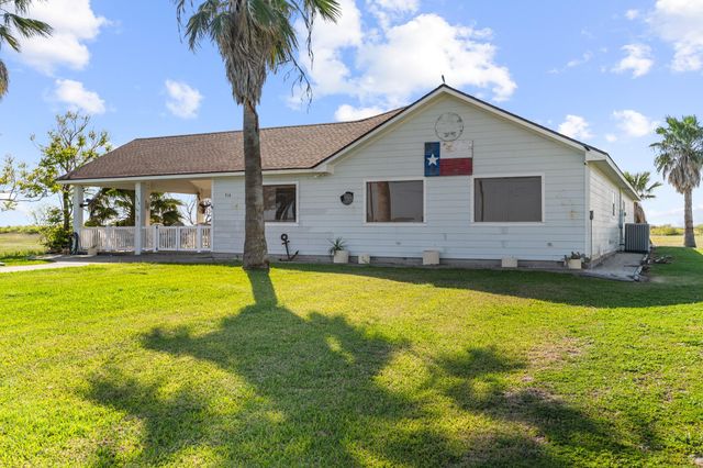 316 Marshall Johnson Avenue S, Port Lavaca, TX 77979