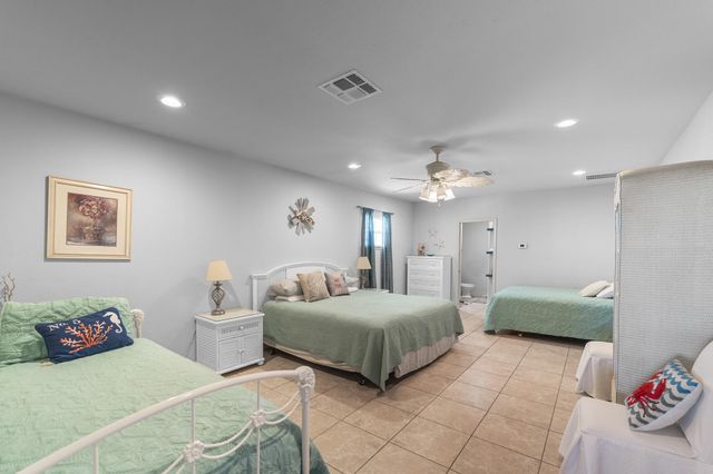 316 Marshall Johnson Avenue S, Port Lavaca, TX 77979
