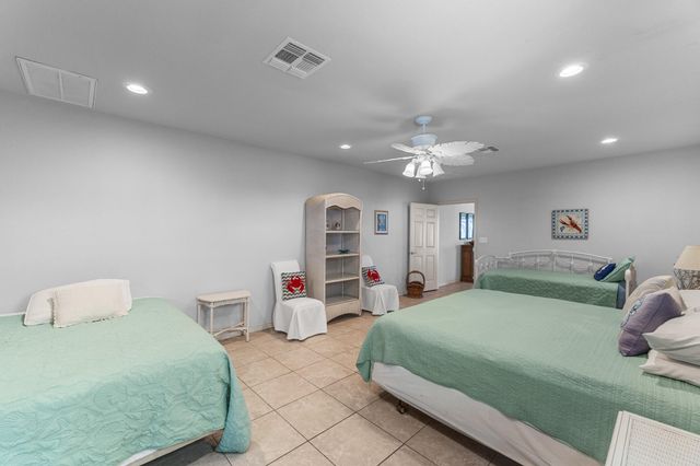 316 Marshall Johnson Avenue S, Port Lavaca, TX 77979
