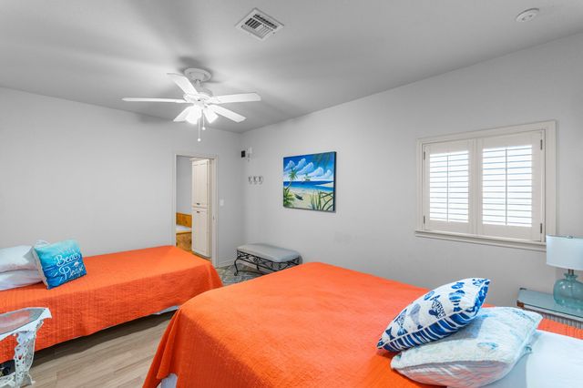 316 Marshall Johnson Avenue S, Port Lavaca, TX 77979